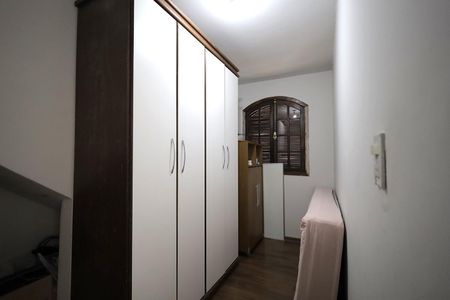 Casa à venda com 293m², 3 quartos e 2 vagas Casa à venda com 293m², 3 quartos e 2 vagasCloset