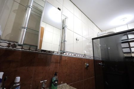 Casa à venda com 293m², 3 quartos e 2 vagas Casa à venda com 293m², 3 quartos e 2 vagasBanheiro