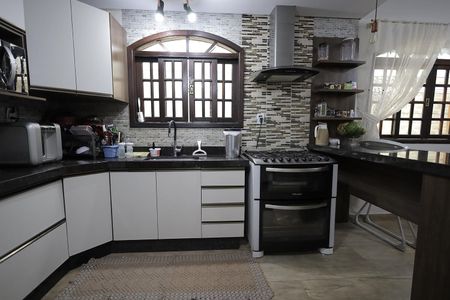 Casa à venda com 293m², 3 quartos e 2 vagas Casa à venda com 293m², 3 quartos e 2 vagasCozinha