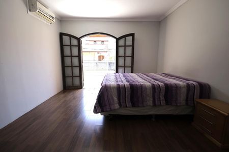 Casa à venda com 293m², 3 quartos e 2 vagas Casa à venda com 293m², 3 quartos e 2 vagasQuarto Suíte