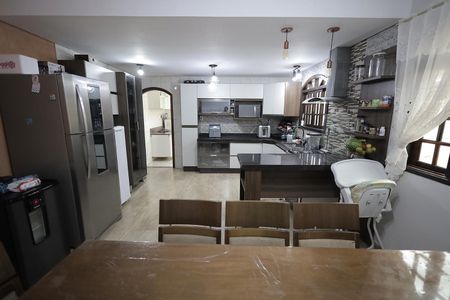 Casa à venda com 293m², 3 quartos e 2 vagas Casa à venda com 293m², 3 quartos e 2 vagasCozinha