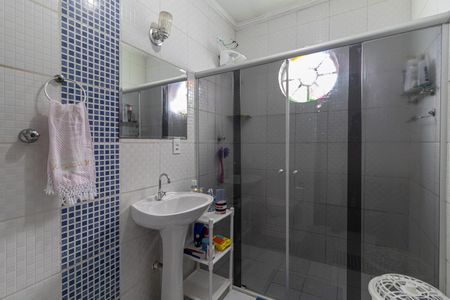 Casa à venda com 112m², 3 quartos e 2 vagas Casa à venda com 112m², 3 quartos e 2 vagasBanheiro