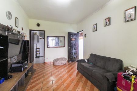 Sala de casa à venda com 3 quartos, 74m² em Vila Carmosina, São Paulo