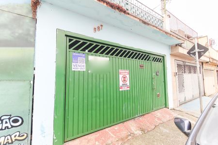 Casa à venda com 74m², 3 quartos e 2 vagasFachada