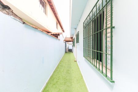 Casa à venda com 74m², 3 quartos e 2 vagasCorredor Externo