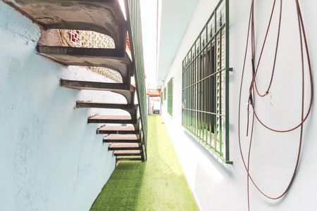 Casa à venda com 74m², 3 quartos e 2 vagasCorredor Externo