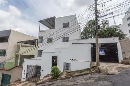 Apartamento para alugar com 80m², 2 quartos e 1 vaga Apartamento para alugar com 80m², 2 quartos e 1 vagaFachada