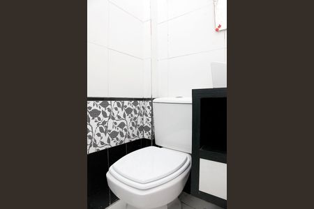 Banheiro de kitnet/studio para alugar com 1 quarto, 33m² em Centro Histórico, Porto Alegre