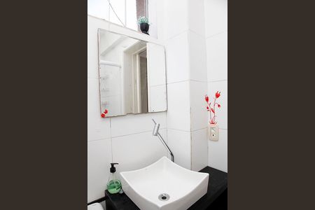 Banheiro de kitnet/studio para alugar com 1 quarto, 33m² em Centro Histórico, Porto Alegre