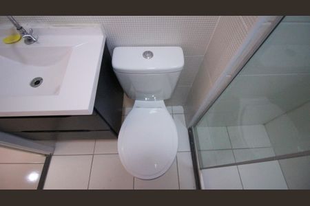 Banheiro de apartamento para alugar com 2 quartos, 40m² em Vila Tolstoi, São Paulo