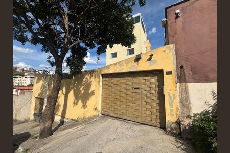 Apartamento à venda com 58m², 3 quartos e 1 vaga Apartamento à venda com 58m², 3 quartos e 1 vagaEntrada veículo