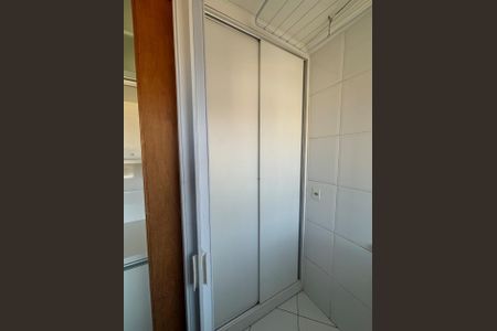 Apartamento à venda com 58m², 3 quartos e 1 vaga Apartamento à venda com 58m², 3 quartos e 1 vagaÁrea de Serviço