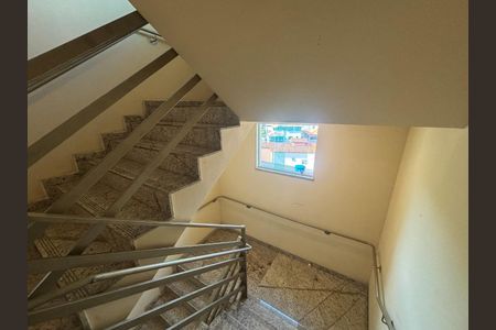 Apartamento à venda com 58m², 3 quartos e 1 vaga Apartamento à venda com 58m², 3 quartos e 1 vagaEscada interna