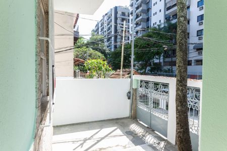 Vista de casa à venda com 2 quartos, 120m² em Grajaú, Rio de Janeiro