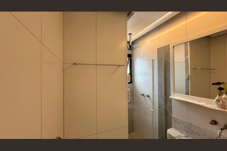 Apartamento à venda com 74m², 2 quartos e 1 vagaBanheiro da Suíte 2