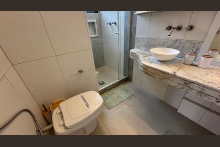 Apartamento à venda com 74m², 2 quartos e 1 vagaBanheiro da Suíte 2