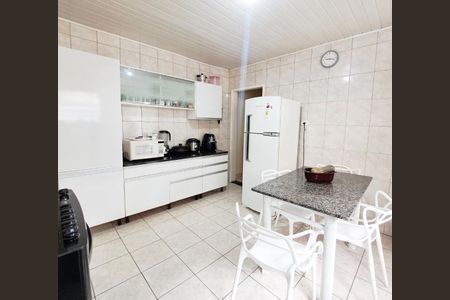 Casa à venda com 125m², 4 quartos e 2 vagasCozinha