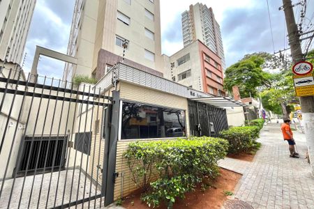 Apartamento para alugar com 55m², 2 quartos e 1 vaga Apartamento para alugar com 55m², 2 quartos e 1 vagaFachada