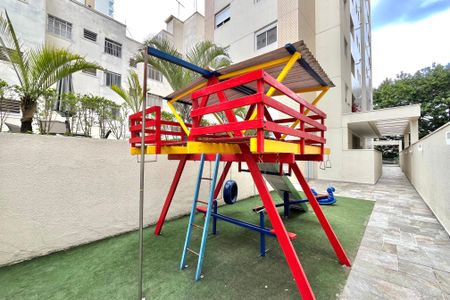 Apartamento para alugar com 55m², 2 quartos e 1 vaga Apartamento para alugar com 55m², 2 quartos e 1 vagaÁrea comum - Playground