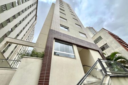 Apartamento para alugar com 55m², 2 quartos e 1 vaga Apartamento para alugar com 55m², 2 quartos e 1 vagaFachada