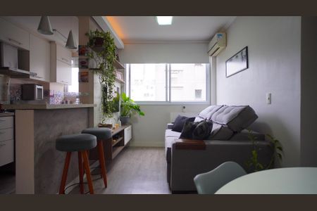 Sala  de apartamento para alugar com 2 quartos, 52m² em Cavalhada, Porto Alegre