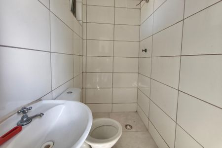 Banheiro de casa para alugar com 1 quarto, 25m² em Jardim São Fernando, Campinas