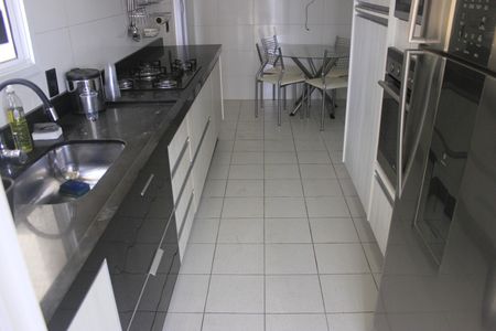 Apartamento à venda com 115m², 3 quartos e 2 vagasCozinha 