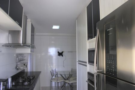 Apartamento à venda com 115m², 3 quartos e 2 vagasCozinha 