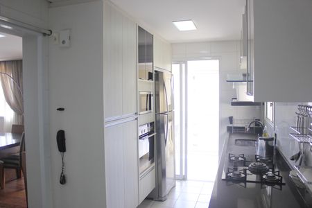 Apartamento à venda com 115m², 3 quartos e 2 vagasCozinha 