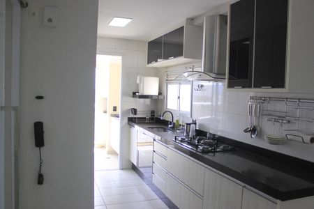 Apartamento à venda com 115m², 3 quartos e 2 vagasCozinha 