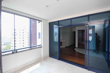 Apartamento para alugar com 290m², 3 quartos e 4 vagasVaranda