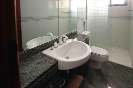 Apartamento para alugar com 290m², 3 quartos e 4 vagasBanheiro da Suite