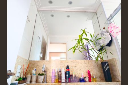 Apartamento à venda com 118m², 4 quartos e 2 vagas Apartamento à venda com 118m², 4 quartos e 2 vagasBanheiro da Suíte 01