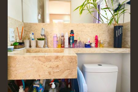 Apartamento à venda com 118m², 4 quartos e 2 vagas Apartamento à venda com 118m², 4 quartos e 2 vagasBanheiro da Suíte 01