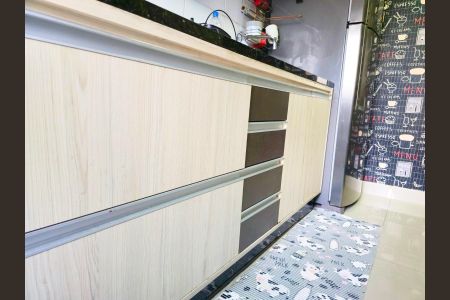 Apartamento à venda com 118m², 4 quartos e 2 vagas Apartamento à venda com 118m², 4 quartos e 2 vagasCozinha e Área de Serviço