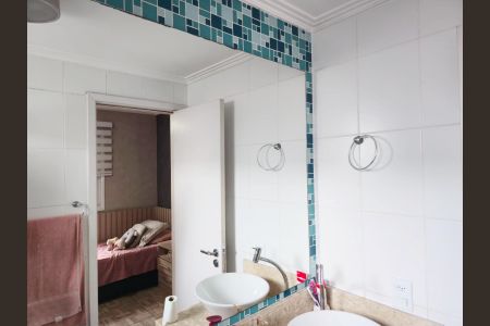 Apartamento à venda com 118m², 4 quartos e 2 vagas Apartamento à venda com 118m², 4 quartos e 2 vagasBanheiro da Suíte 02