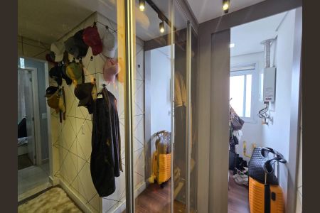 Apartamento à venda com 118m², 4 quartos e 2 vagas Apartamento à venda com 118m², 4 quartos e 2 vagasCloset