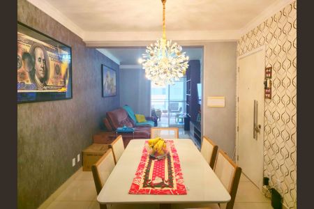 Apartamento à venda com 118m², 4 quartos e 2 vagas Apartamento à venda com 118m², 4 quartos e 2 vagasSala de Jantar