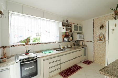 Casa à venda com 192m², 3 quartos e 4 vagasCozinha e Sala de Jantar