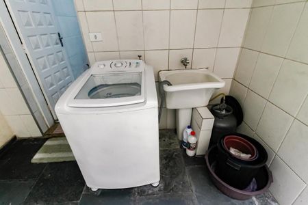 Casa à venda com 296m², 5 quartos e 3 vagasDetalhe da area de serviço