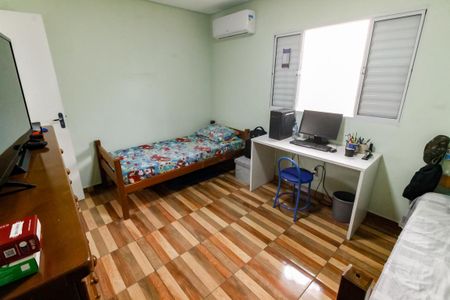 Casa à venda com 296m², 5 quartos e 3 vagasQuarto 2