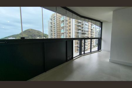 Apartamento à venda com 80m², 2 quartos e 1 vaga Apartamento à venda com 80m², 2 quartos e 1 vagaVaranda