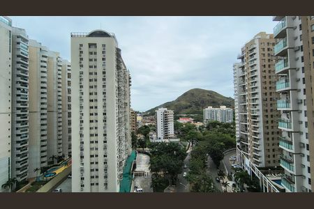 Apartamento à venda com 80m², 2 quartos e 1 vaga Apartamento à venda com 80m², 2 quartos e 1 vagaVaranda