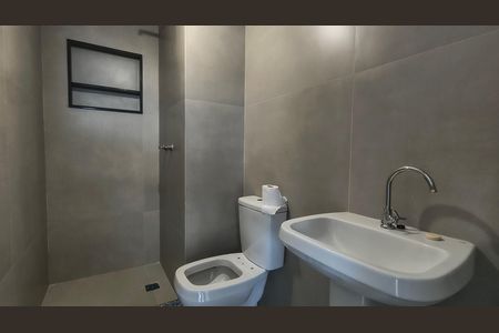 Apartamento à venda com 80m², 2 quartos e 1 vaga Apartamento à venda com 80m², 2 quartos e 1 vagaBanheiro da Suíte