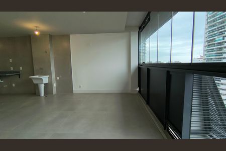 Apartamento à venda com 80m², 2 quartos e 1 vaga Apartamento à venda com 80m², 2 quartos e 1 vagaVaranda