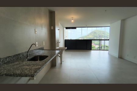 Apartamento à venda com 80m², 2 quartos e 1 vaga Apartamento à venda com 80m², 2 quartos e 1 vagaCozinha e Área de Serviço