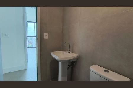Apartamento à venda com 80m², 2 quartos e 1 vaga Apartamento à venda com 80m², 2 quartos e 1 vagaBanheiro Social