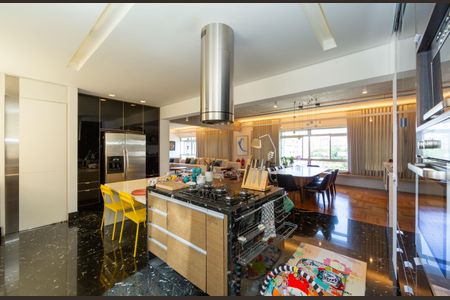 Apartamento à venda com 200m², 3 quartos e 3 vagasCOZINHA