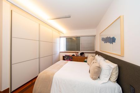 Apartamento à venda com 200m², 3 quartos e 3 vagasQUARTO3