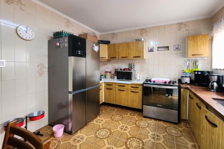 Casa à venda com 238m², 3 quartos e 2 vagas Casa à venda com 238m², 3 quartos e 2 vagasCozinha